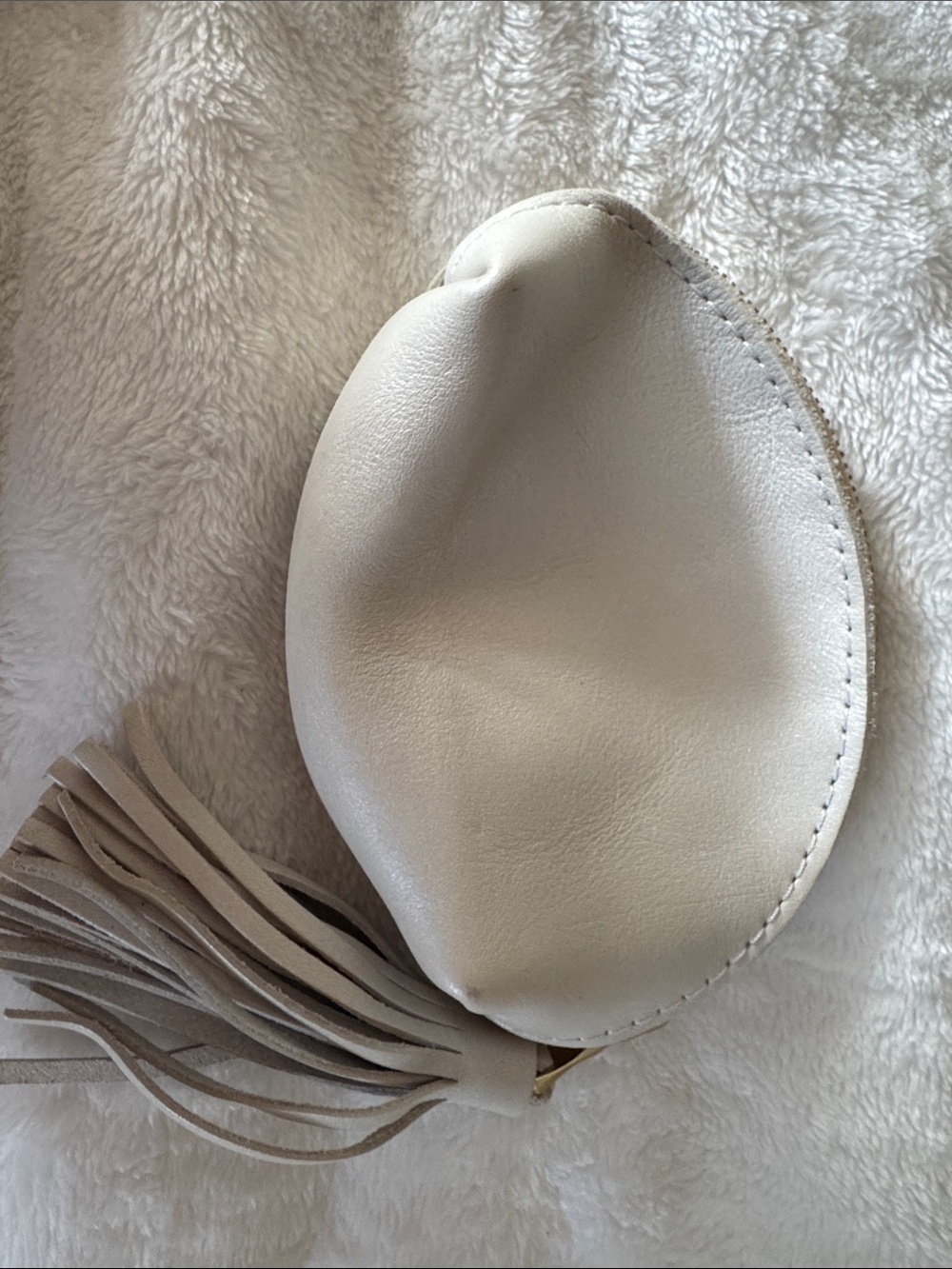 Minimal Leather Tassel Pouch - Ivory